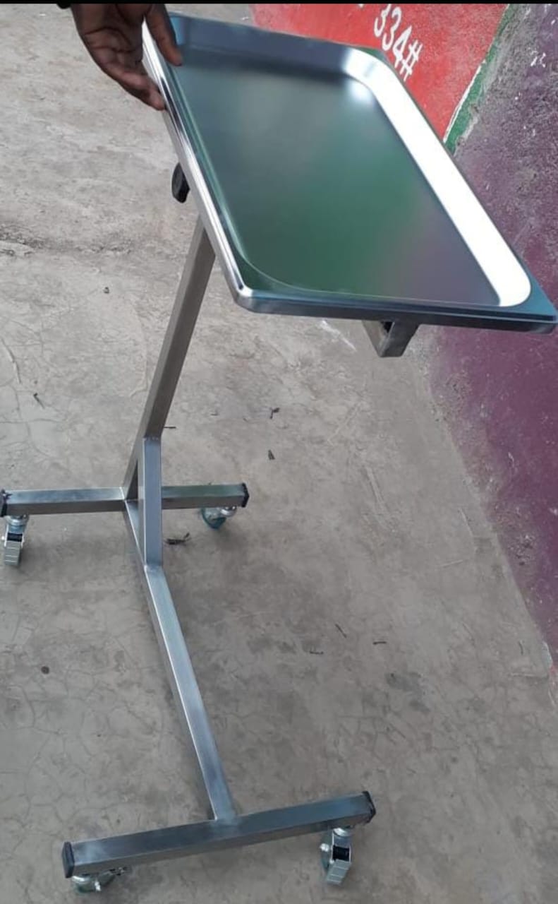features of mayo trolley MEDICAL TRAY: Tray with a smooth surface and durable. DURABLE FRAME: Thickened stainless steel pipe welding, more durable. ADJUSTABLE KNOB: Height adjustable by rotation knob. STABLE BASE: Thickened SS square tube with more stability.