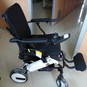 Electric wheelchair